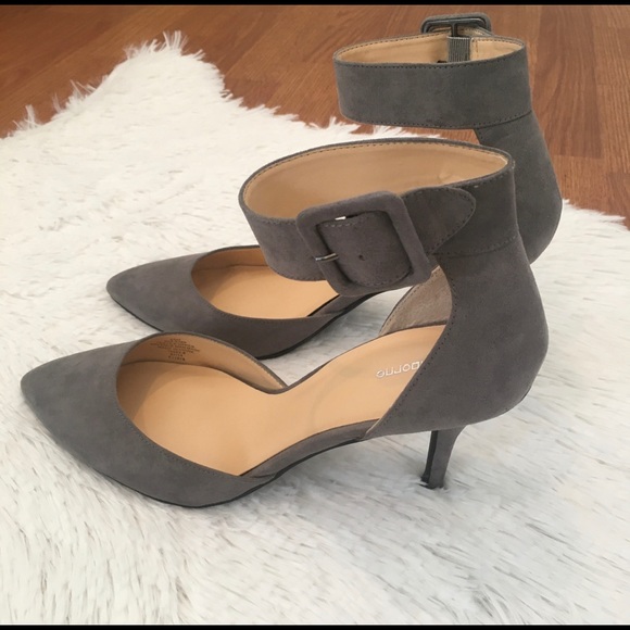 Liz Claiborne Heels Closed Toe Buckle Faux Suede - Picture 3 of 5